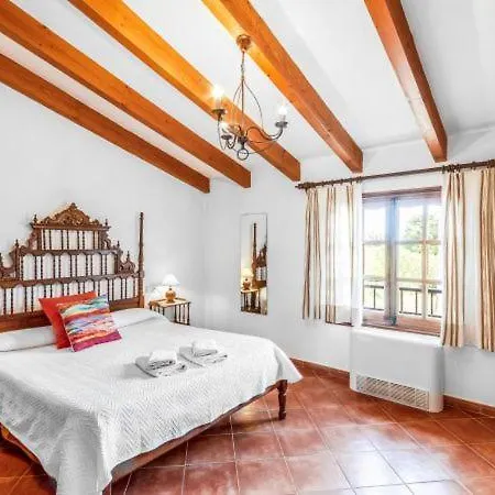 Sleeps 6 With Pool And Air Con Villa Pollença