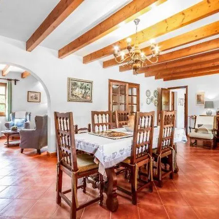 Sleeps 6 With Pool And Air Con Villa Pollenca