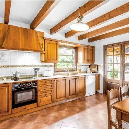 Sleeps 6 With Pool And Air Con *