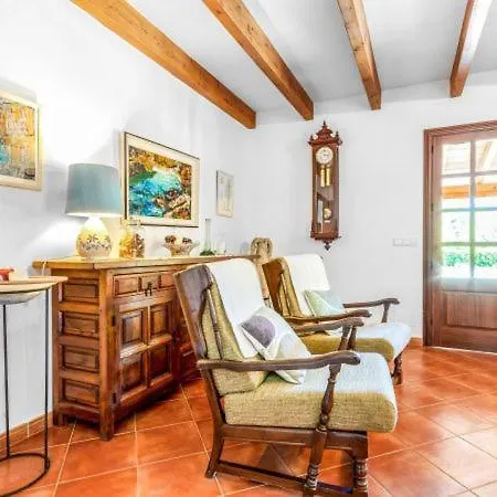 Villa Sleeps 6 With Pool And Air Con